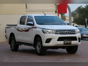 Toyota  Hilux  2022  Manual  333,000 Km  4 Cylinder  Four Wheel Drive (4WD)  Pick Up  White