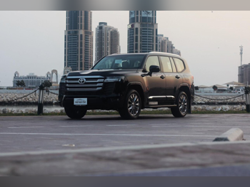 تويوتا  لاند كروزر جي اكس ار  8 سلندر  إس يو في 4 في 4  أسود  2026