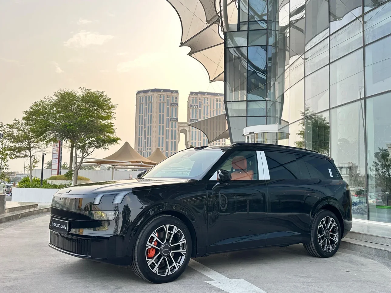 Lynk & Co  900  2025  Automatic  0 Km  4 Cylinder  All Wheel Drive (AWD)  SUV  Black