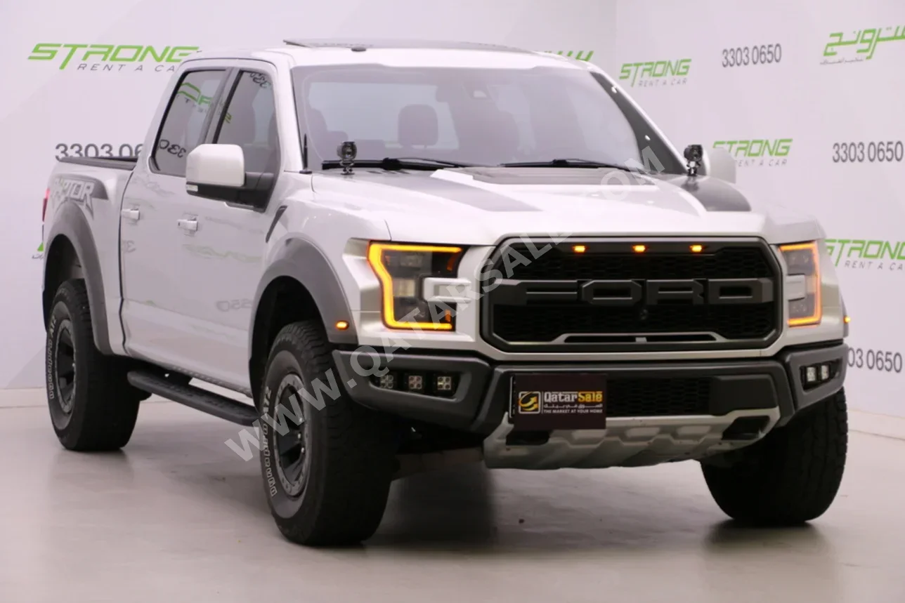 فورد رابتر 2017 اوتوماتيك 151,000 كم 6 سلندر دفع رباعي بيكب فضي