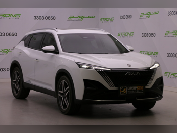 Dongfeng  Mage  2025  Automatic  22,000 Km  4 Cylinder  Four Wheel Drive (4WD)  SUV  White  With Warranty