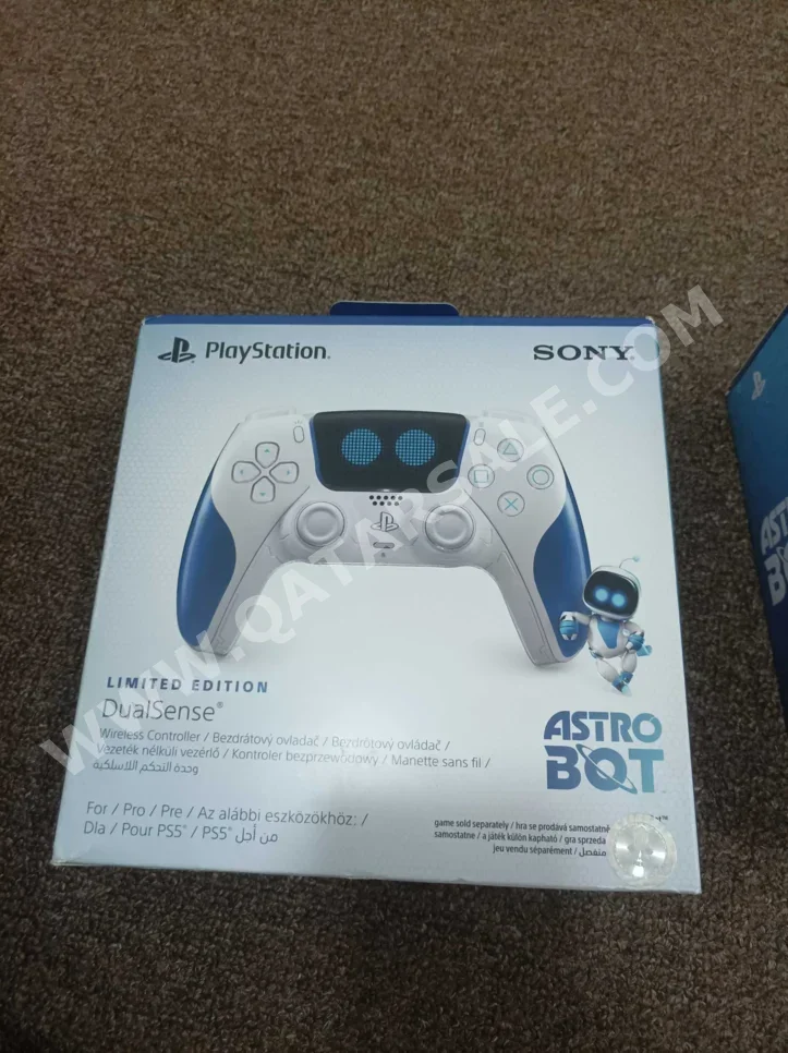ملحقات اجهزة العاب الفيديو جهاز تحكم  - سوني  - بلاي ستيشن 5  - أزرق