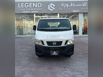 Nissan  Urvan  2016  Manual  326,000 Km  4 Cylinder  Front Wheel Drive (FWD)  Van / Bus  Pearl Matte