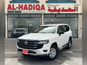 تويوتا  لاند كروزر  جي اكس  2026  اوتوماتيك  0 كم  6 سلندر  دفع رباعي  اس يو في  أبيض  تحت الضمان