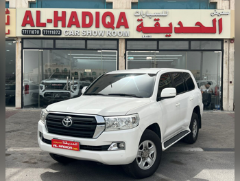تويوتا  لاند كروزر  جي اكس  2019  اوتوماتيك  170,000 كم  6 سلندر  دفع رباعي  اس يو في  أبيض