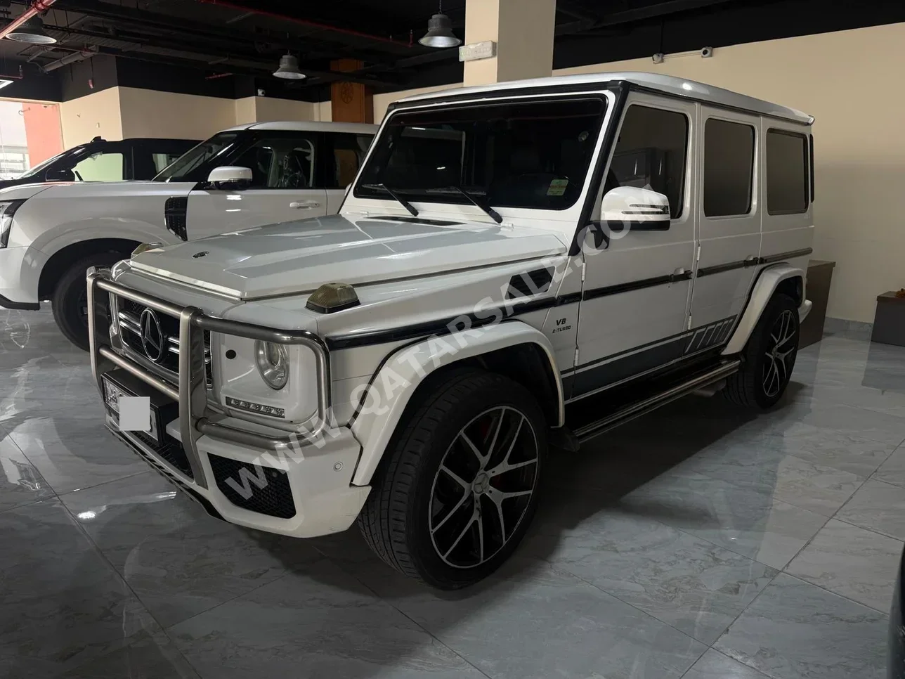 مرسيدس - بنز  جي - كلاس  63 اي ام جي  2016  اوتوماتيك  185,000 كم  8 سلندر  دفع رباعي  اس يو في  أبيض