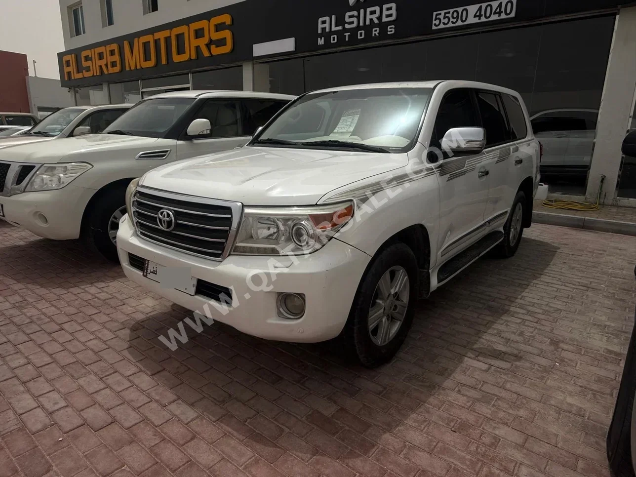 تويوتا لاند كروزر جي اكس ار 2014 اوتوماتيك 455,000 كم 8 سلندر دفع رباعي اس يو في أبيض