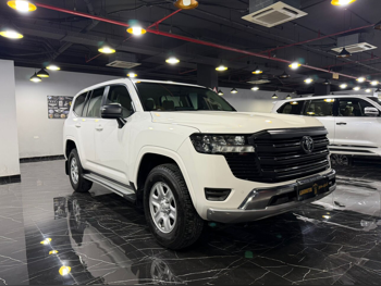 Toyota  Land Cruiser  GX  2024  Automatic  36,000 Km  6 Cylinder  Four Wheel Drive (4WD)  SUV  White  With Warranty