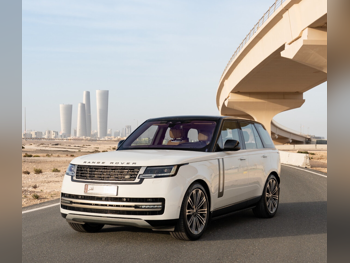Land Rover  Range Rover  Vogue HSE  2023  Automatic  25,000 Km  8 Cylinder  Four Wheel Drive (4WD)  SUV  White  With Warranty