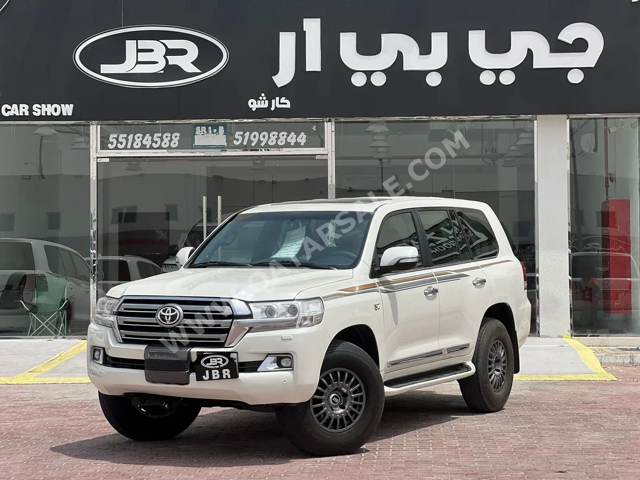تويوتا  لاند كروزر  في اكس ار  2016  اوتوماتيك  320,000 كم  8 سلندر  دفع رباعي  اس يو في  أبيض