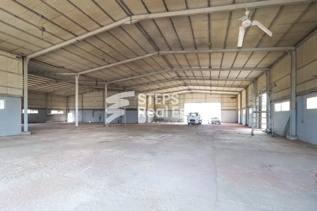 مخازن و مستودعات - الوكرة  - مسيعيد  -المساحة: 4600 متر مربع