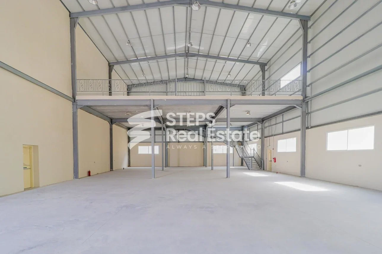 مخازن و مستودعات - الوكرة - بركة العوامر -المساحة: 2000 متر مربع