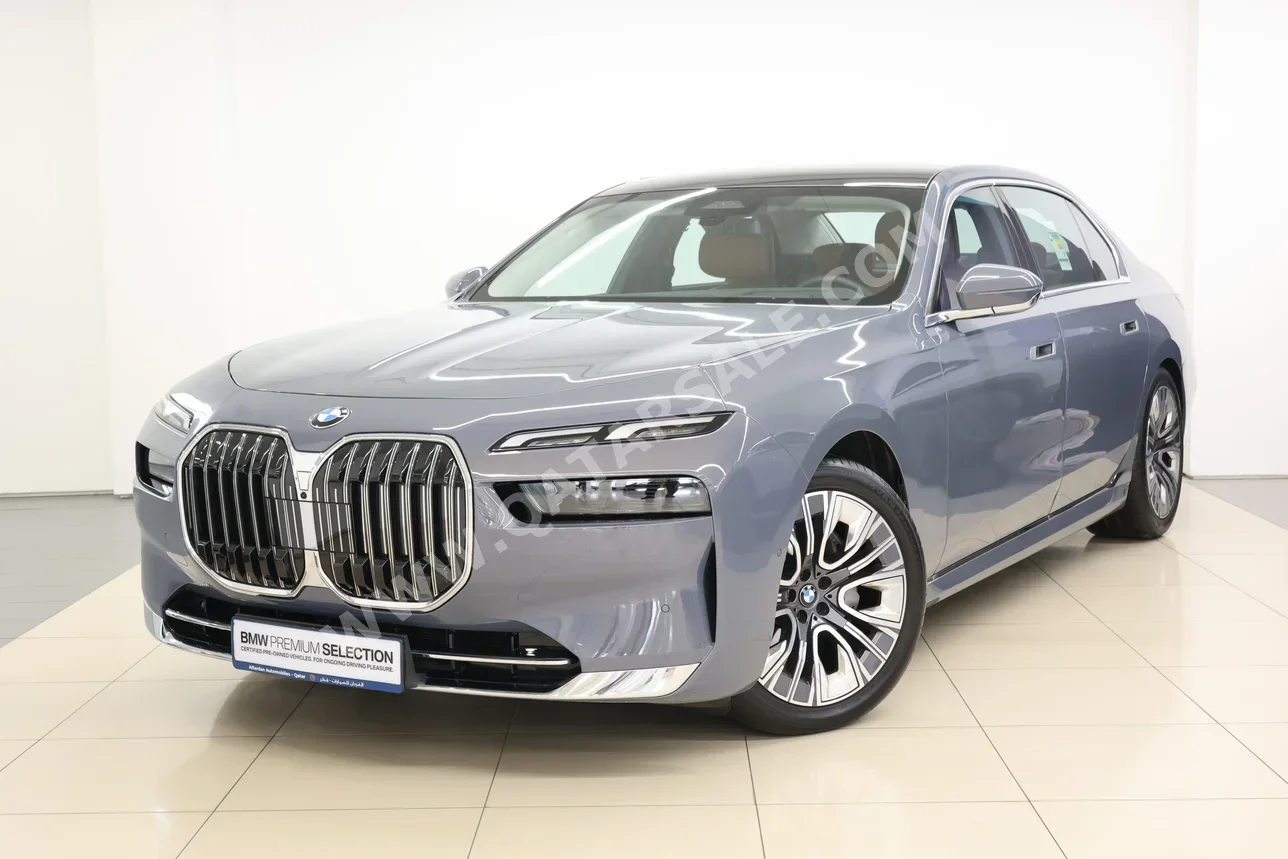 BMW  7-Series  735 i  2026  Automatic  1,850 Km  6 Cylinder  Rear Wheel Drive (RWD)  Sedan  Gray  With Warranty