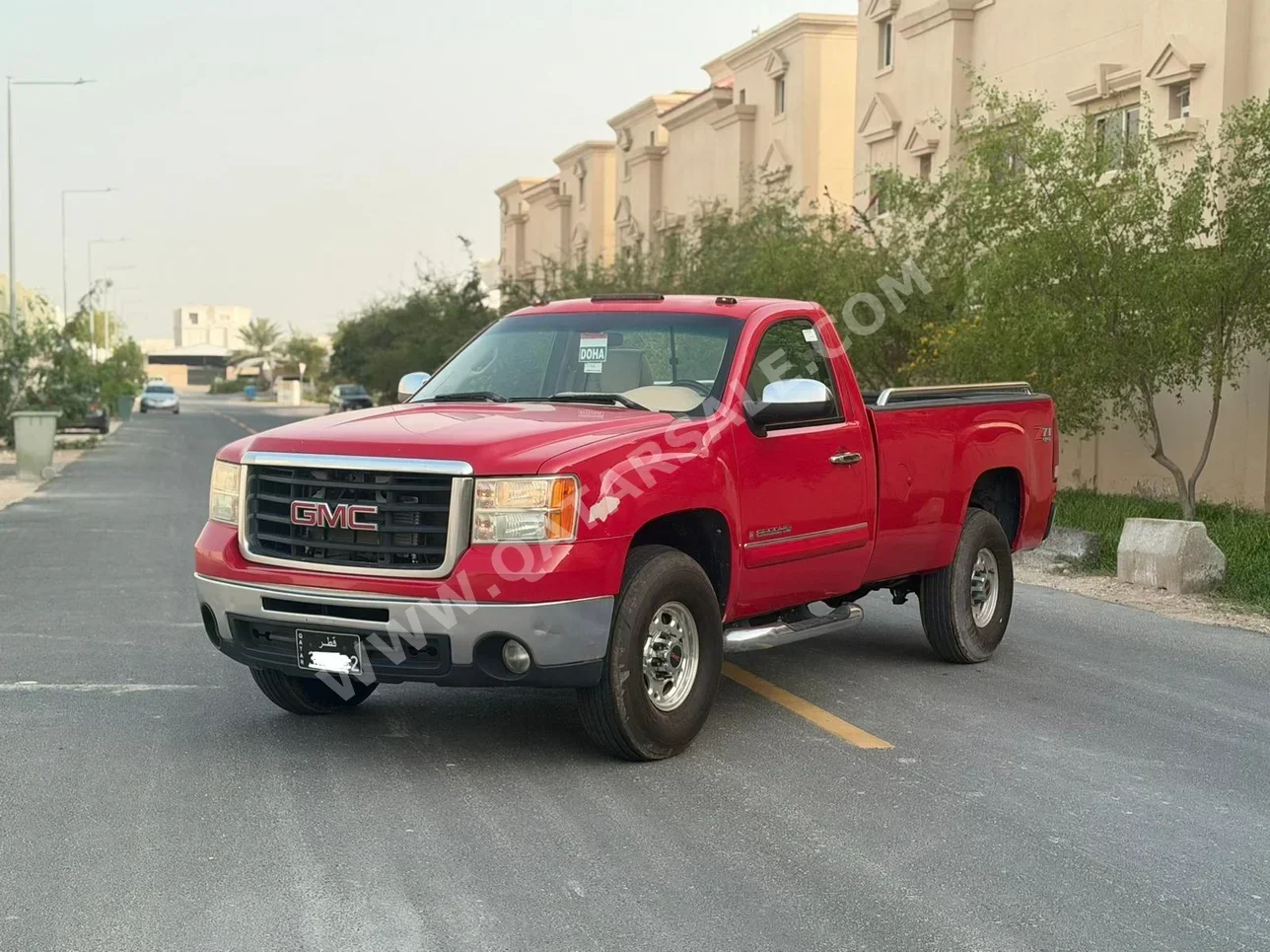 GMC  Sierra  2009  Automatic  400,000 Km  8 Cylinder  Four Wheel Drive (4WD)  Pick Up  Red