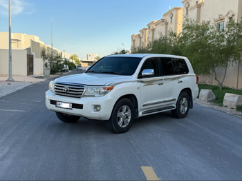 تويوتا  لاند كروزر  في اكس ار  2013  اوتوماتيك  380,000 كم  8 سلندر  دفع رباعي  اس يو في  أبيض