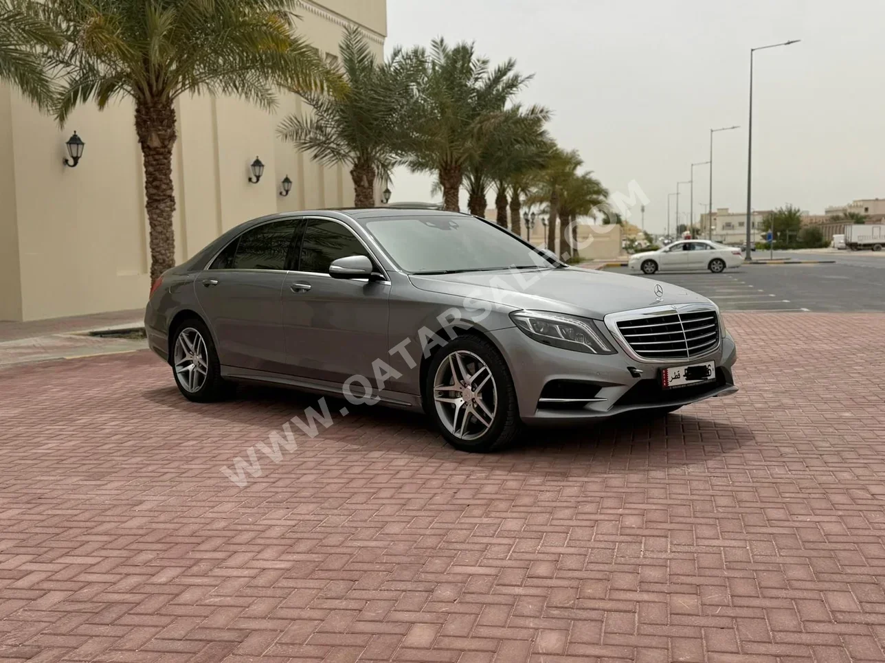 Mercedes-Benz  S-Class  400  2015  Automatic  165,000 Km  6 Cylinder  Rear Wheel Drive (RWD)  Sedan  Gray