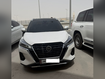 نيسان  كيكس  2022  اوتوماتيك  30,000 كم  4 سلندر  سحب امامي  اس يو في  أبيض