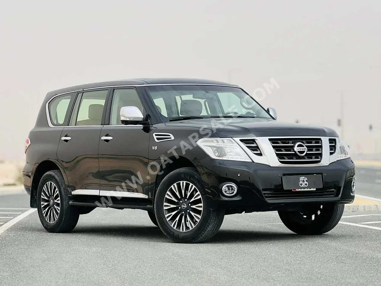 Nissan  Patrol  Platinum  2016  Automatic  231,000 Km  8 Cylinder  Four Wheel Drive (4WD)  SUV  Black
