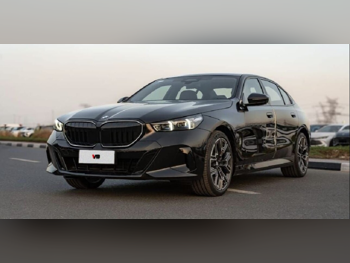 BMW  5-Series  530i M  2026  Automatic  0 Km  4 Cylinder  Rear Wheel Drive (RWD)  Sedan  Black