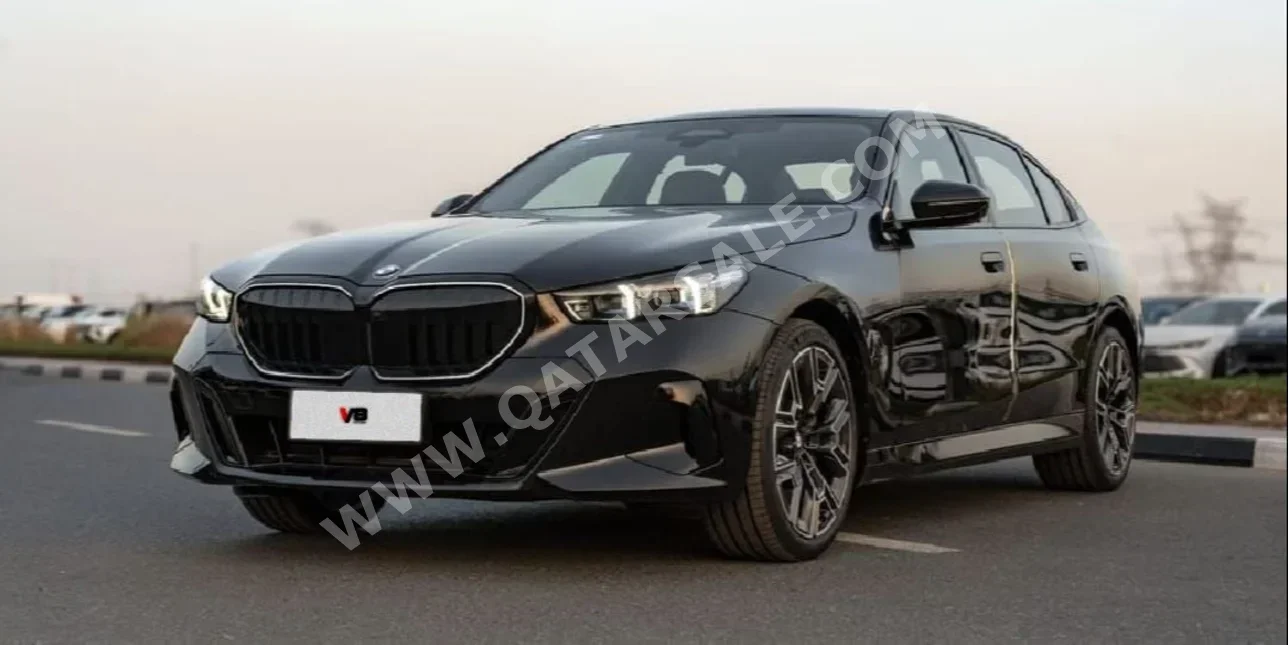 بي ام دبليو الفئة - الخامسة 530i ام 2026 اوتوماتيك 0 كم 4 سلندر دفع خلفي سيدان أسود