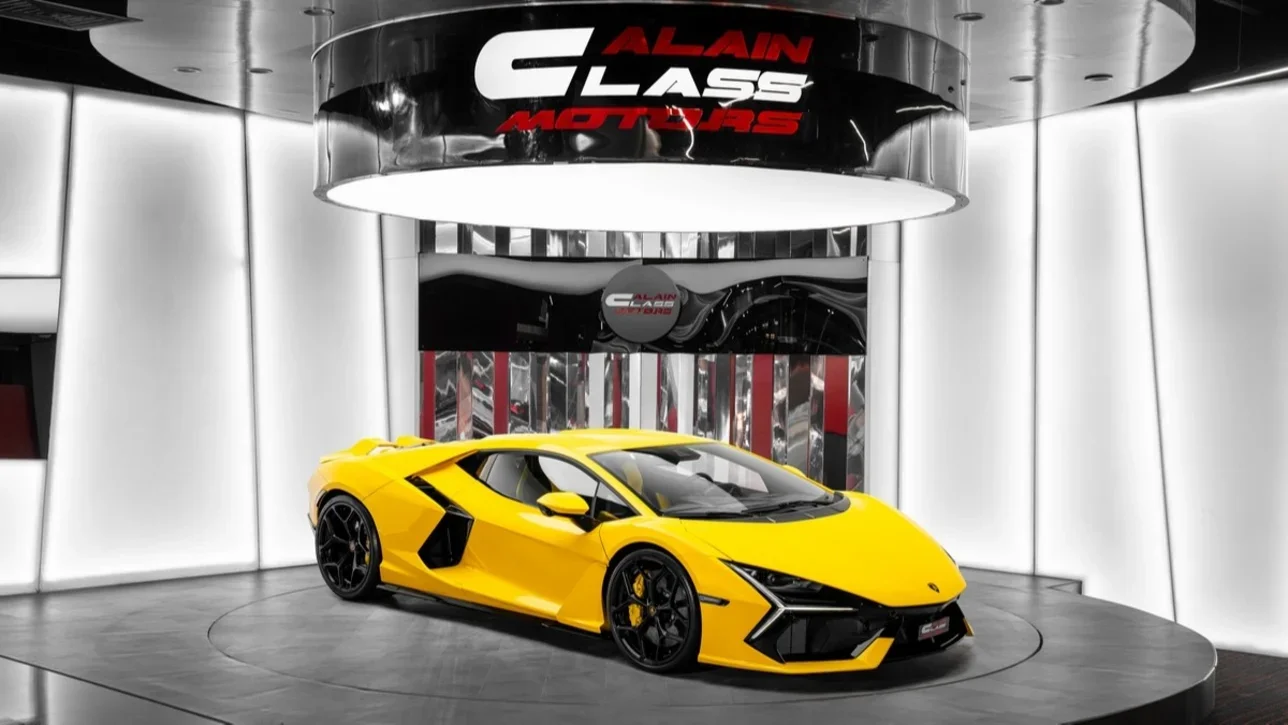 لمبرجيني  ريفويلتو  2024  اوتوماتيك  460 كم  12 سلندر  دفع خلفي  كوبيه \ سبورت  أصفر