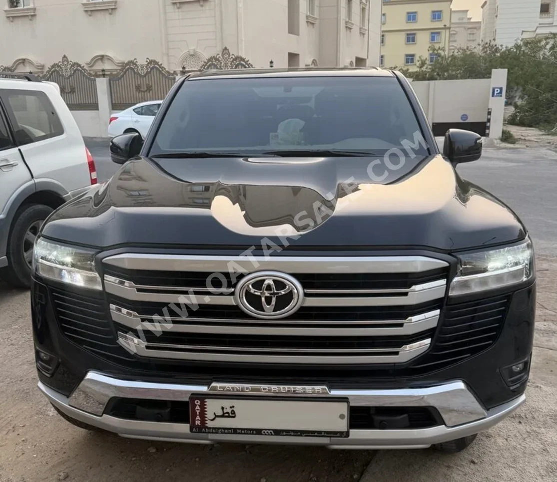 تويوتا  لاند كروزر  جي اكس ار توين توربو  2024  اوتوماتيك  55,000 كم  6 سلندر  دفع رباعي  اس يو في  أسود  تحت الضمان