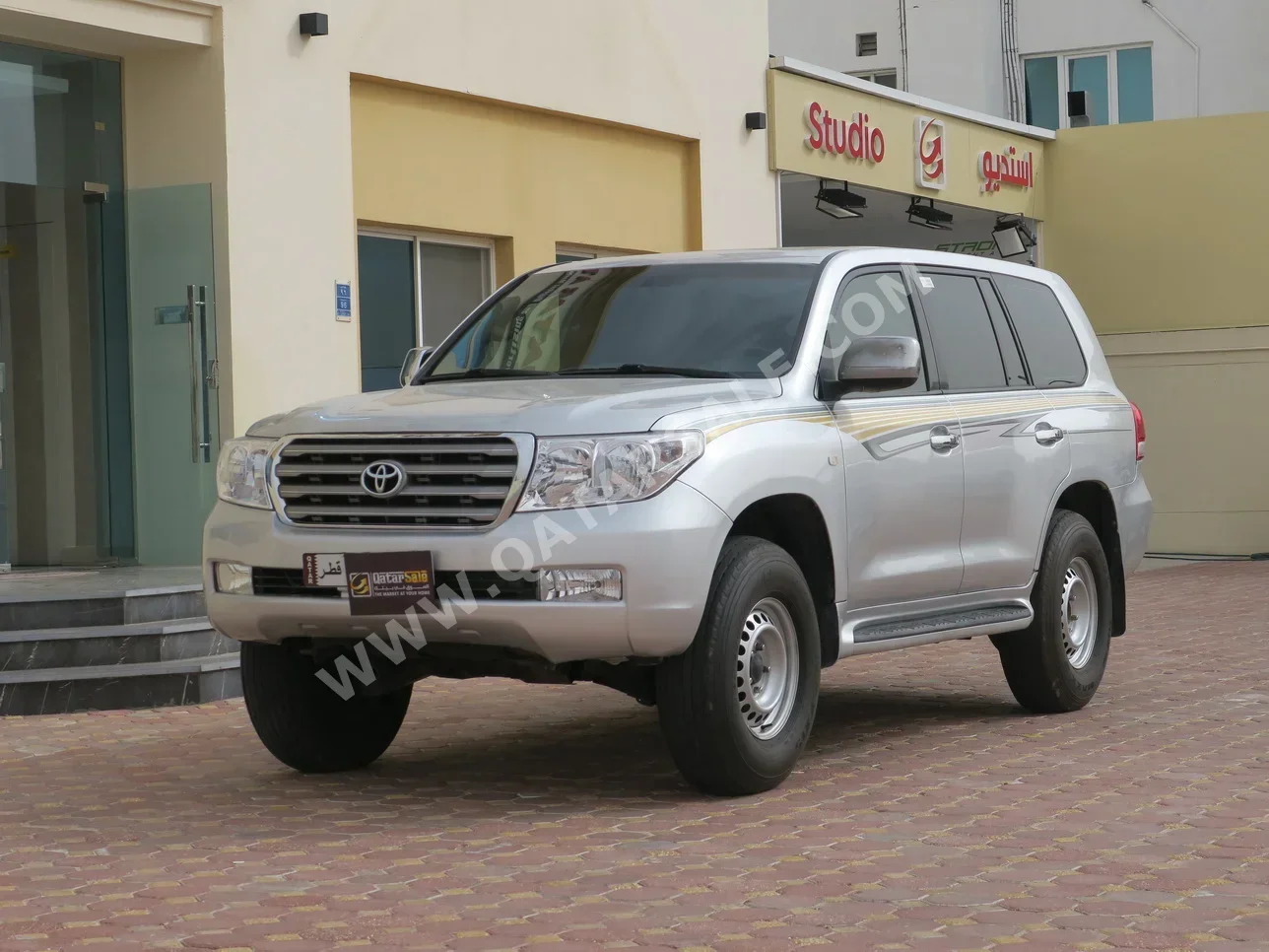 Toyota  Land Cruiser  VXR  2009  Automatic  250,000 Km  8 Cylinder  Four Wheel Drive (4WD)  SUV  Silver