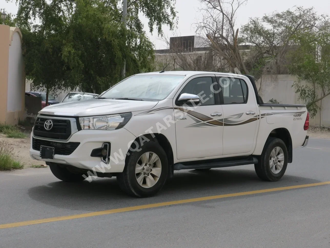 Toyota  Hilux  SR5  2017  Automatic  401,000 Km  4 Cylinder  Four Wheel Drive (4WD)  Pick Up  White