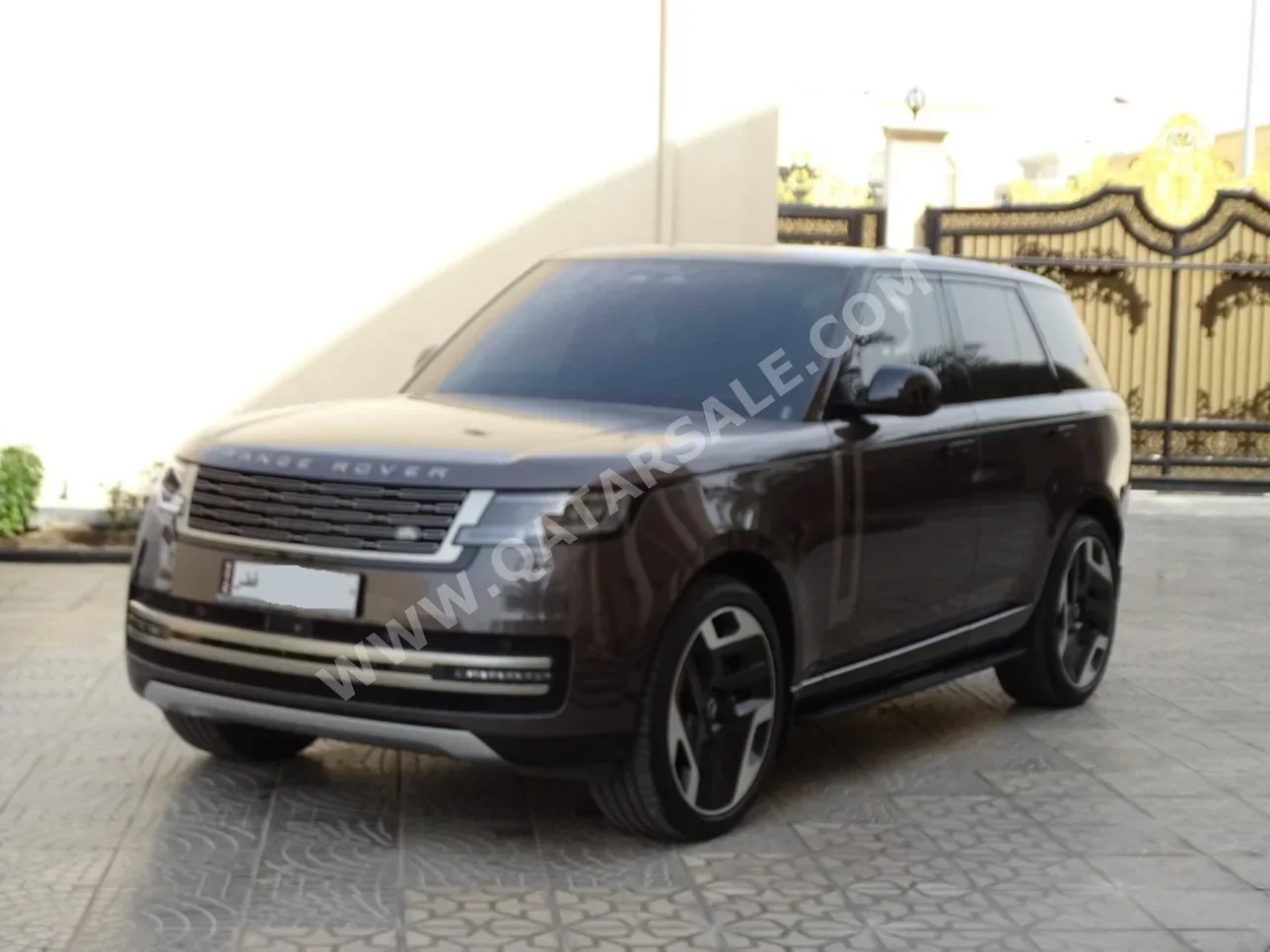 Land Rover  Range Rover  HSE  2024  Automatic  19,000 Km  6 Cylinder  Four Wheel Drive (4WD)  SUV  Gray  With Warranty