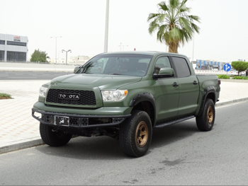 Toyota  Tundra  SR5  2008  Automatic  224,000 Km  8 Cylinder  Four Wheel Drive (4WD)  Pick Up  Green