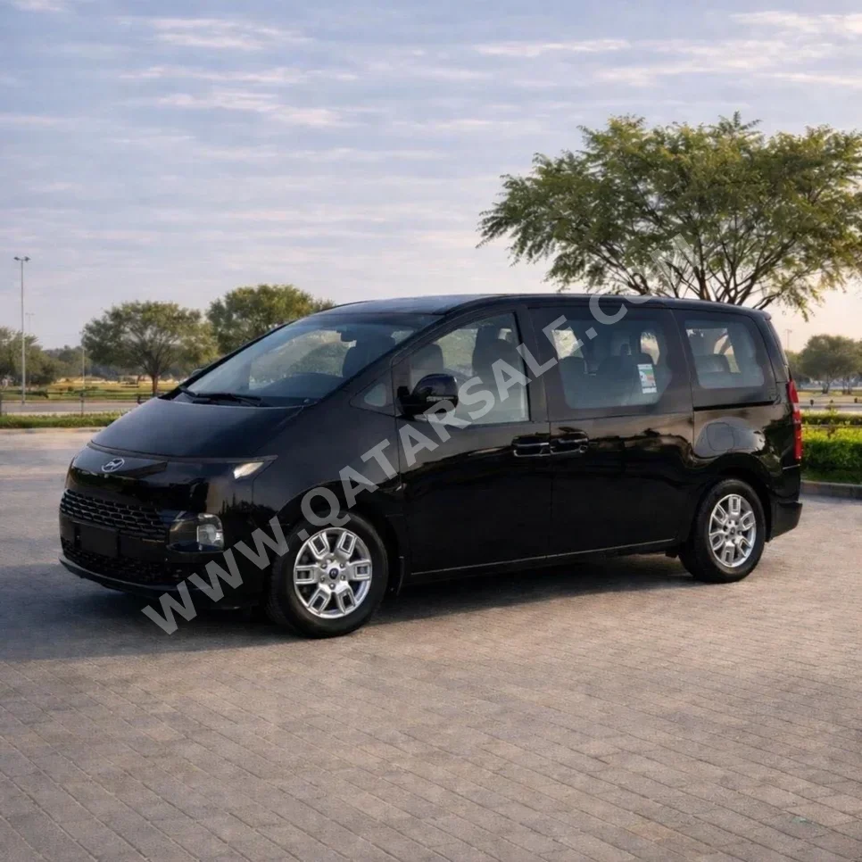 Hyundai  Staria  4 Cylinder  VAN  Black  2026