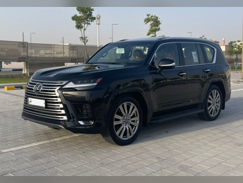 لكزس  ال اكس  600 في اي بي  2023  اوتوماتيك  31,000 كم  6 سلندر  دفع رباعي  اس يو في  أسود  تحت الضمان