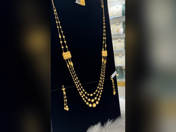 الذهب طقم ايطاليا نسائي حسب الوزن 40.24 غرام بدون حجر ضمان الصيانة توصيل مجاني ذهب أصفر عيار 21