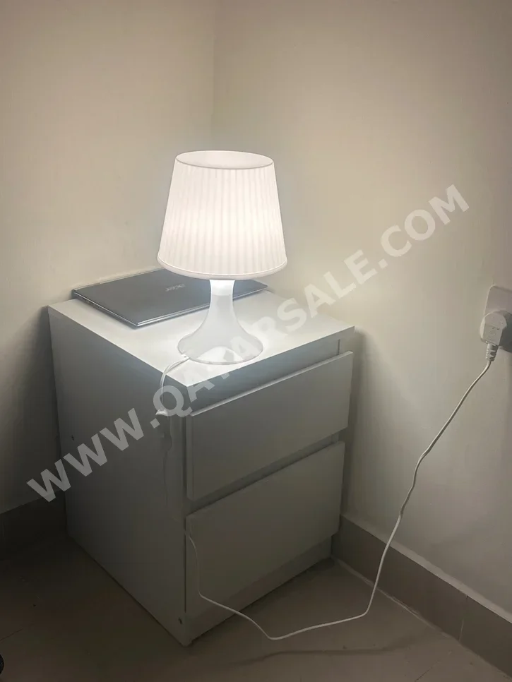 الطاولات والخزائن الجانبية طاولة متعددة الاستخدامات  - ايكيا  - أبيض