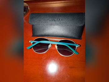 غيس  نظارة شمسية  أسود  دائري  فرنسا  رجالي