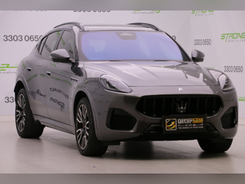 مزاراتي  جريكل  جي تي  2023  اوتوماتيك  24,000 كم  4 سلندر  دفع رباعي  اس يو في  رمادي  تحت الضمان