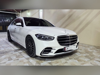 مرسيدس - بنز  اس - كلاس  450  2023  اوتوماتيك  21,000 كم  6 سلندر  دفع كلي مستمر  سيدان  أبيض  تحت الضمان