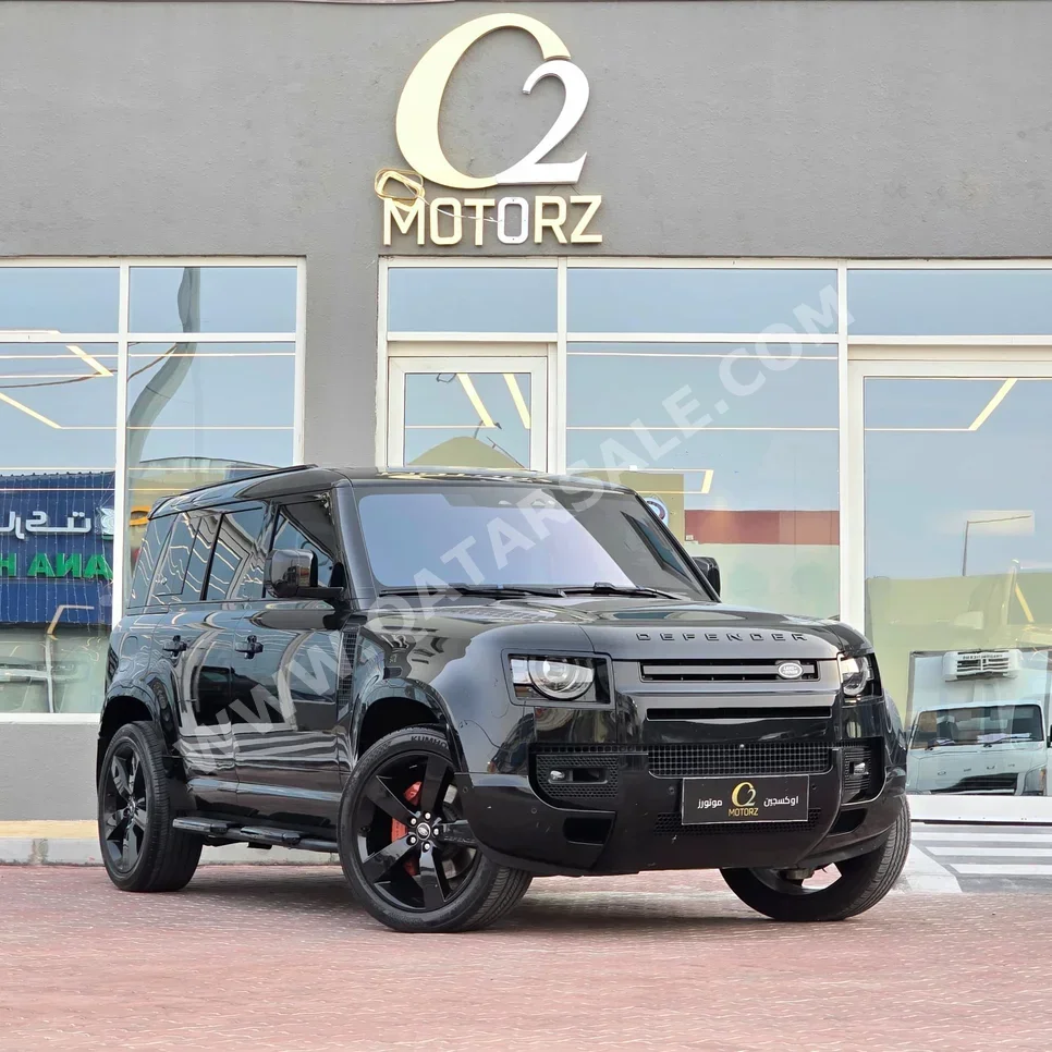 Land Rover  Defender  110  2022  Automatic  100,000 Km  6 Cylinder  Four Wheel Drive (4WD)  SUV  Black  With Warranty