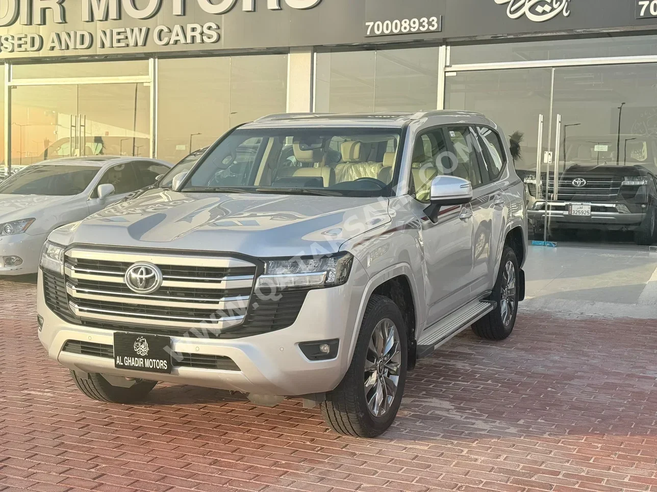 Toyota  Land Cruiser  GXR  2025  Automatic  40,000 Km  6 Cylinder  Four Wheel Drive (4WD)  SUV  Silver  With Warranty