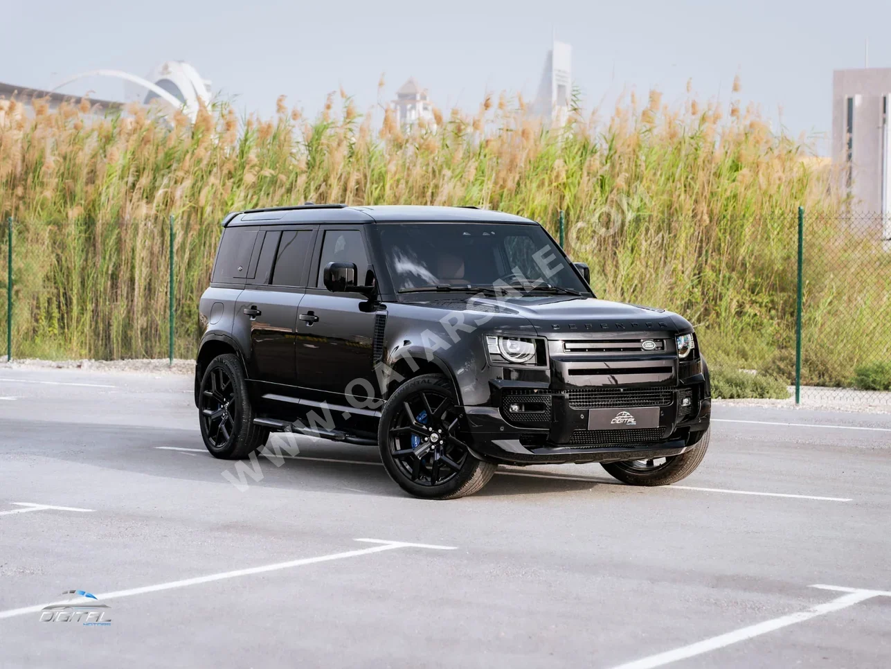 لاند روفر ديفيندر 110 اتش اس اي 2024 اوتوماتيك 59,300 كم 6 سلندر دفع رباعي اس يو في أسود تحت الضمان