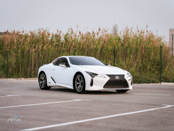 لكزس  ال سي  500 اتش  2017  اوتوماتيك  48,600 كم  6 سلندر  دفع خلفي  كوبيه \ سبورت  أبيض