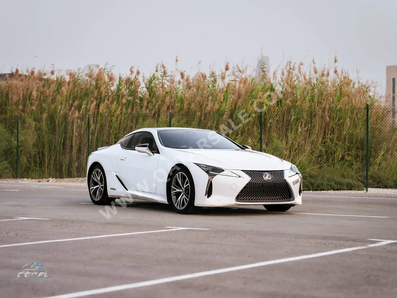 لكزس ال سي 500 اتش 2017 اوتوماتيك 48,600 كم 6 سلندر دفع خلفي كوبيه \ سبورت أبيض
