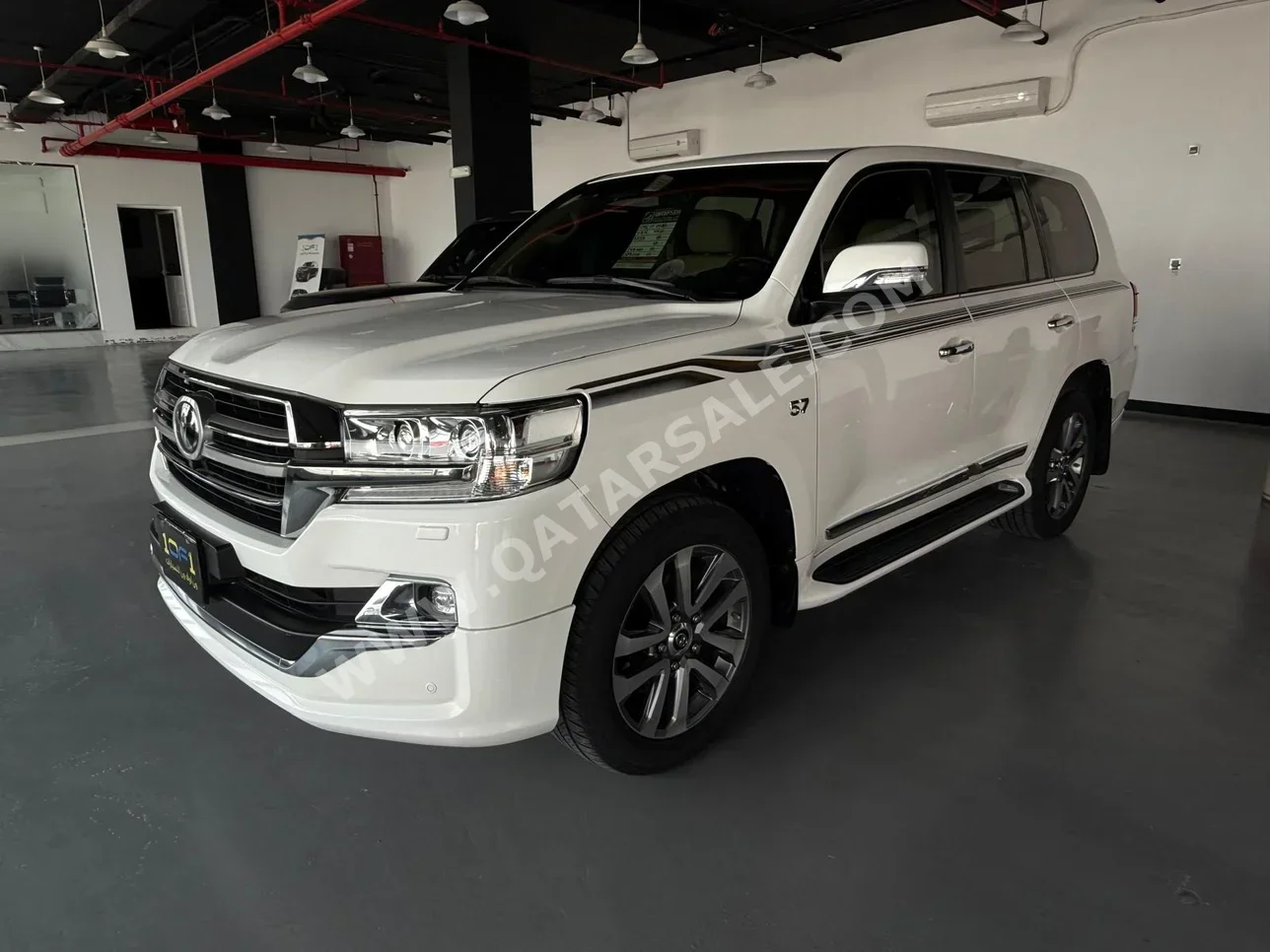 Toyota  Land Cruiser  VXR  2019  Automatic  149,000 Km  8 Cylinder  Four Wheel Drive (4WD)  SUV  White