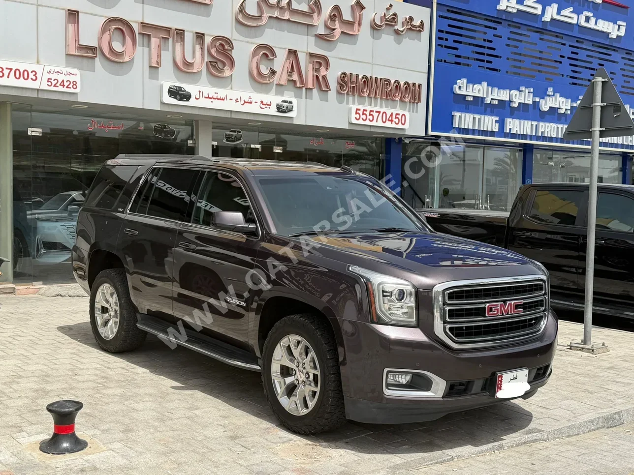 GMC  Yukon  SLT  2017  Automatic  70,000 Km  8 Cylinder  Four Wheel Drive (4WD)  SUV  Brown