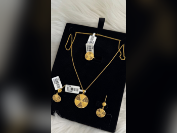 الذهب نصف طقم البحرين نسائي حسب القطعة ( ديزاينرز) بدون حجر ضمان الصيانة توصيل مجاني ذهب أصفر عيار 21