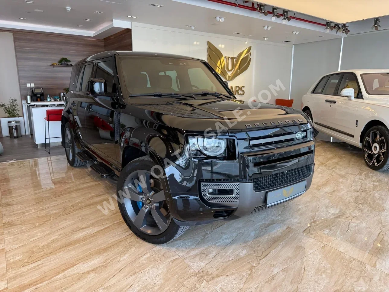 لاند روفر ديفيندر 110 اكس ادشن 2022 اوتوماتيك 96,000 كم 8 سلندر دفع رباعي اس يو في أسود