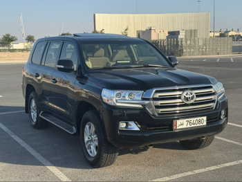 تويوتا  لاند كروزر  جي اكس ار  2018  اوتوماتيك  170,000 كم  6 سلندر  دفع رباعي  اس يو في  أسود