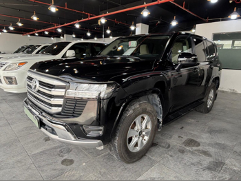 تويوتا  لاند كروزر  جي اكس ار  2022  اوتوماتيك  91,000 كم  6 سلندر  دفع رباعي  اس يو في  أسود