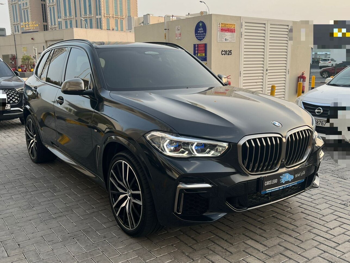 بي ام دبليو  الفئة - اكس  اكس 5 ام 50 اي  2022  اوتوماتيك  23,000 كم  8 سلندر  دفع رباعي  اس يو في  أسود  تحت الضمان