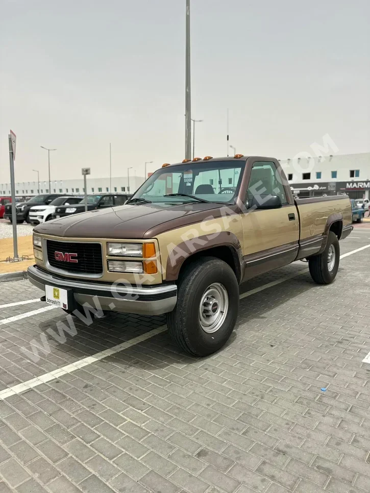 GMC  Sierra  1998  Manual  373,471 Km  8 Cylinder  Four Wheel Drive (4WD)  Pick Up  Gold